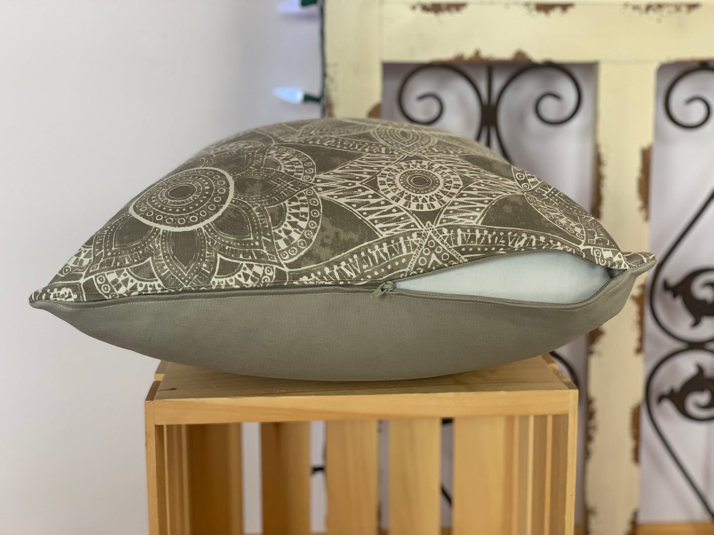 18" Gray & White Medallion Pillow Covers - InRugCo Studio & Gift Shop