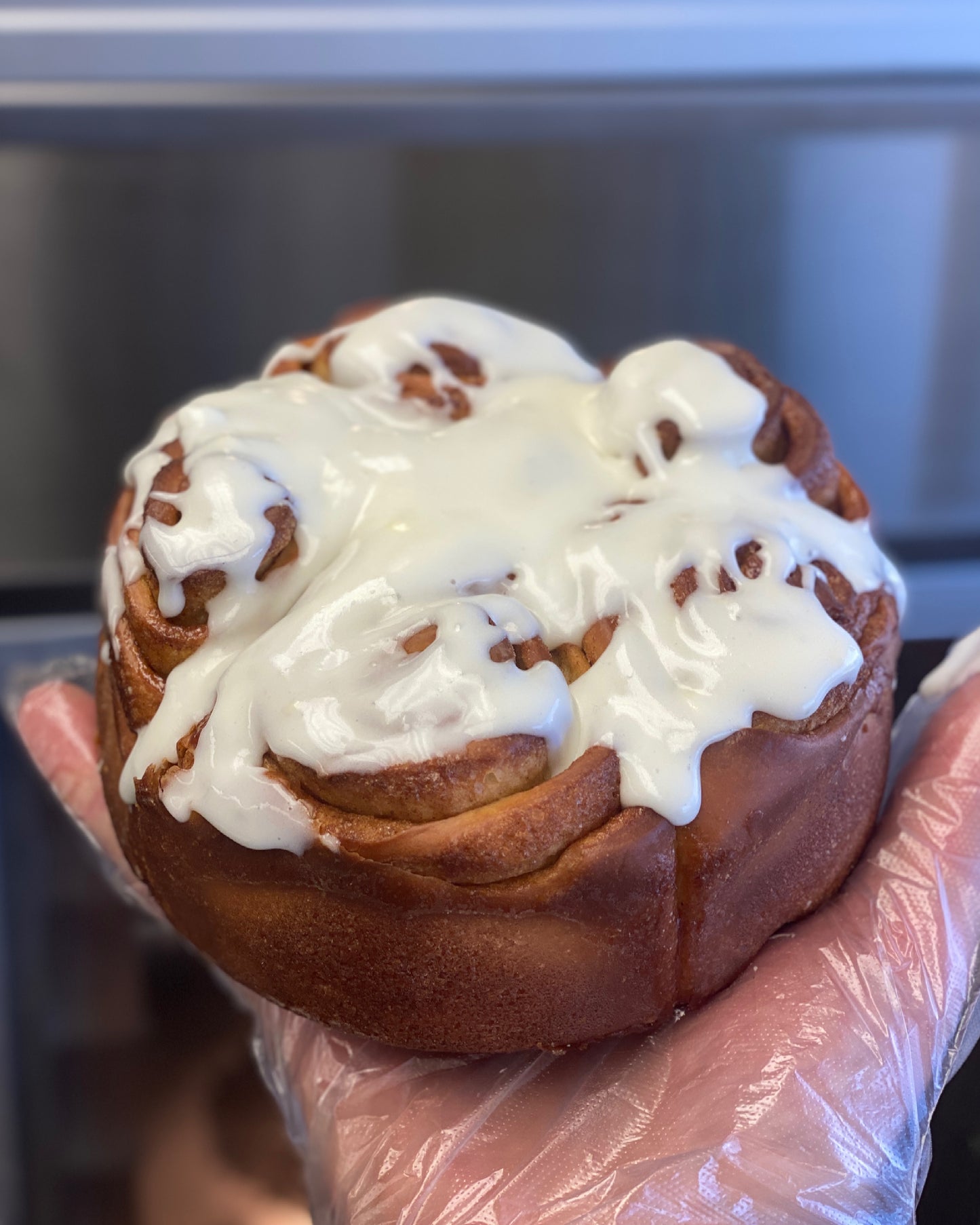 lolas classic cinnamon roll