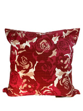 Load image into Gallery viewer, roses pillow inrugco 18x18