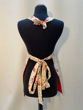 Load image into Gallery viewer, vintage Christmas apron inrugco